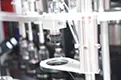جهاز فحص أوتوماتيكي لزجاجات المسحوق المجفف بالتجميد (2 – 30 مل)